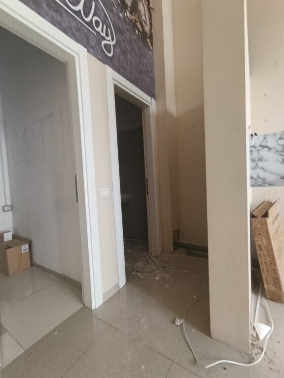🏢 Locale Commerciale in Affitto – Comune di Parigi 📍 Vicino a Kika 2