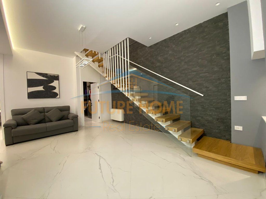For sale, Triplex 3+2+4 Parking Spaces, Grey Stone 2 Residence, Dry Lake