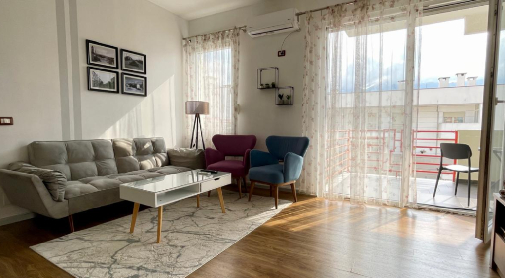 Affittasi Appartamento 1+1 – Centro, Pazari i Ri