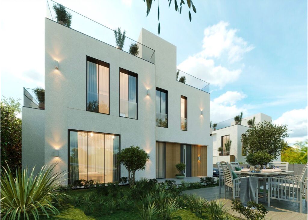 ✨ “Private Villa for Sale | Elite Area | Dry Lake”