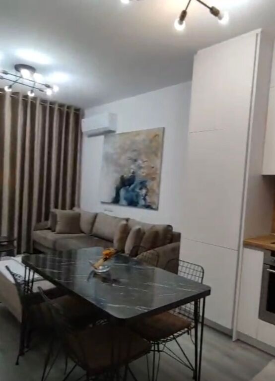 Jepet me qera apartamenti 1+1 Amerikan 3