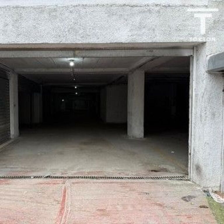 IN AFFITTO, UNITÀ DI SERVIZIO / DEPOSITO, CURVA DI KAMZË, TIRANA