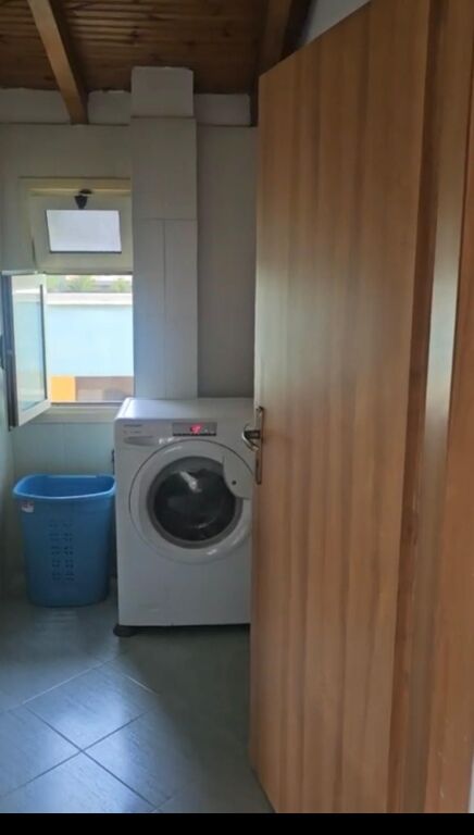 AFFITTASI 2+1 IN VIA SIRI KODRA, VICINO ALL'HOTEL MERIDIAN, 450 EURO