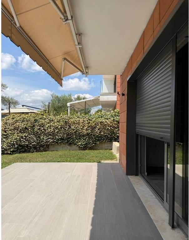 In vendita, Villa su 3 piani, The OLIVE GROVE residence, Mullet, Tirane.