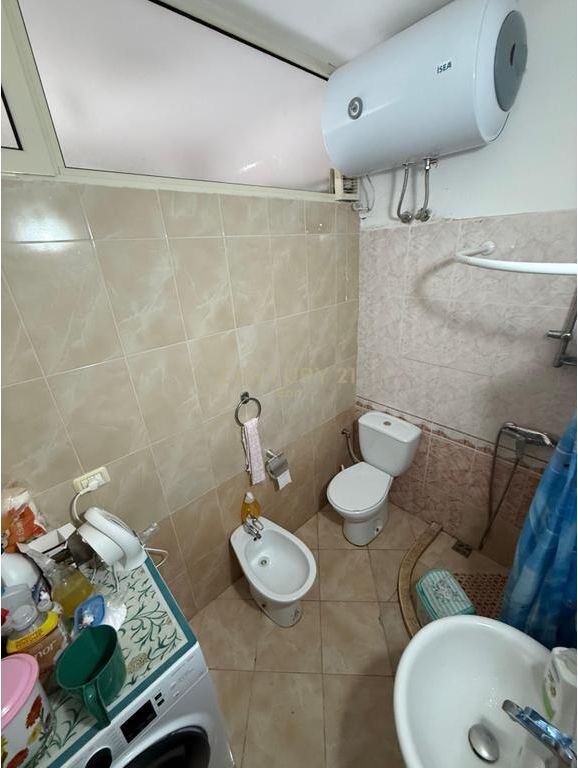 VENDESI APPARTAMENTO 2+1 A VILA ZOGU, DURRES !