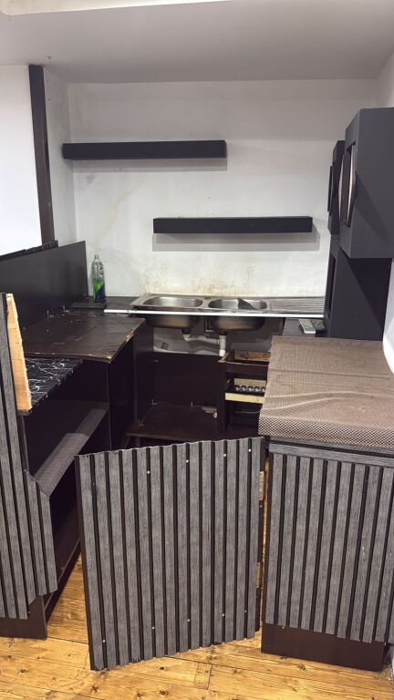 Restaurant duplex 115 m2 for rent Jordan Misja Street