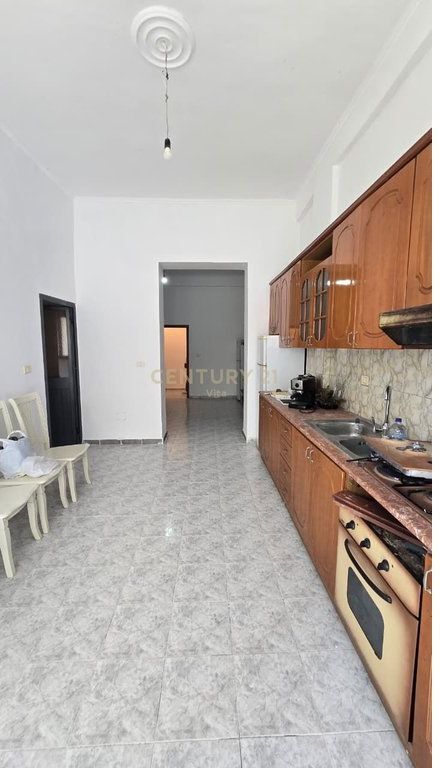 VENDESI APPARTAMENTO 1+1 NEL CENTRO DI DURRËS!!!!