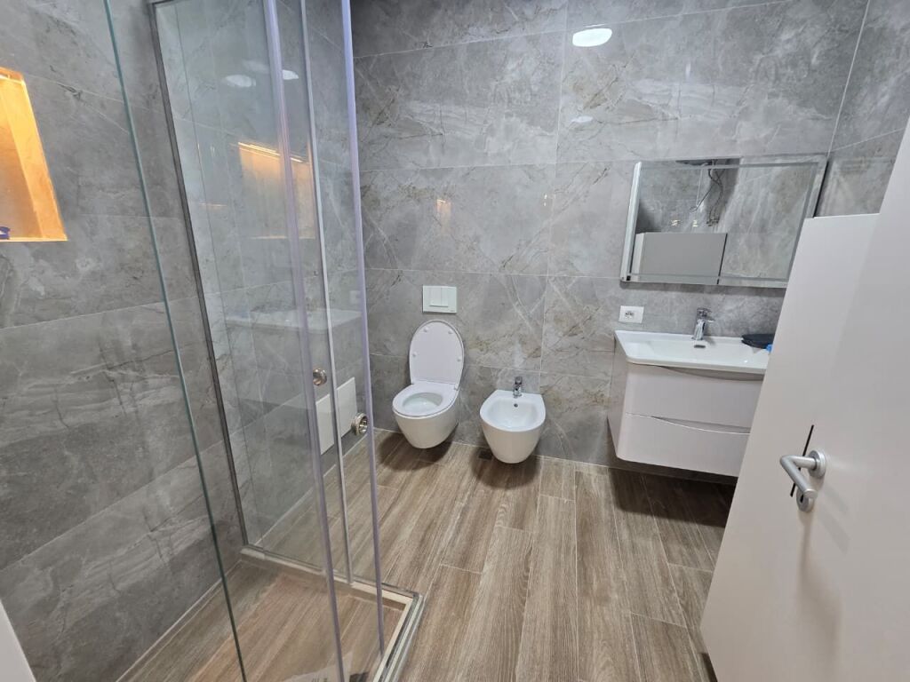 1+1/Qera📍Zogu I Zi 📌65 000 lek