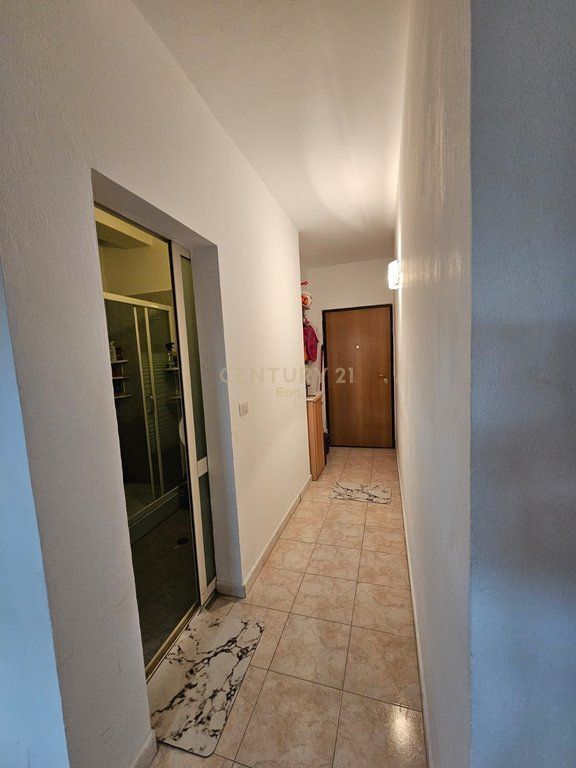 VENDESI APPARTAMENTO 2+1 VICINO A SHKEMBI KAVAJES !
