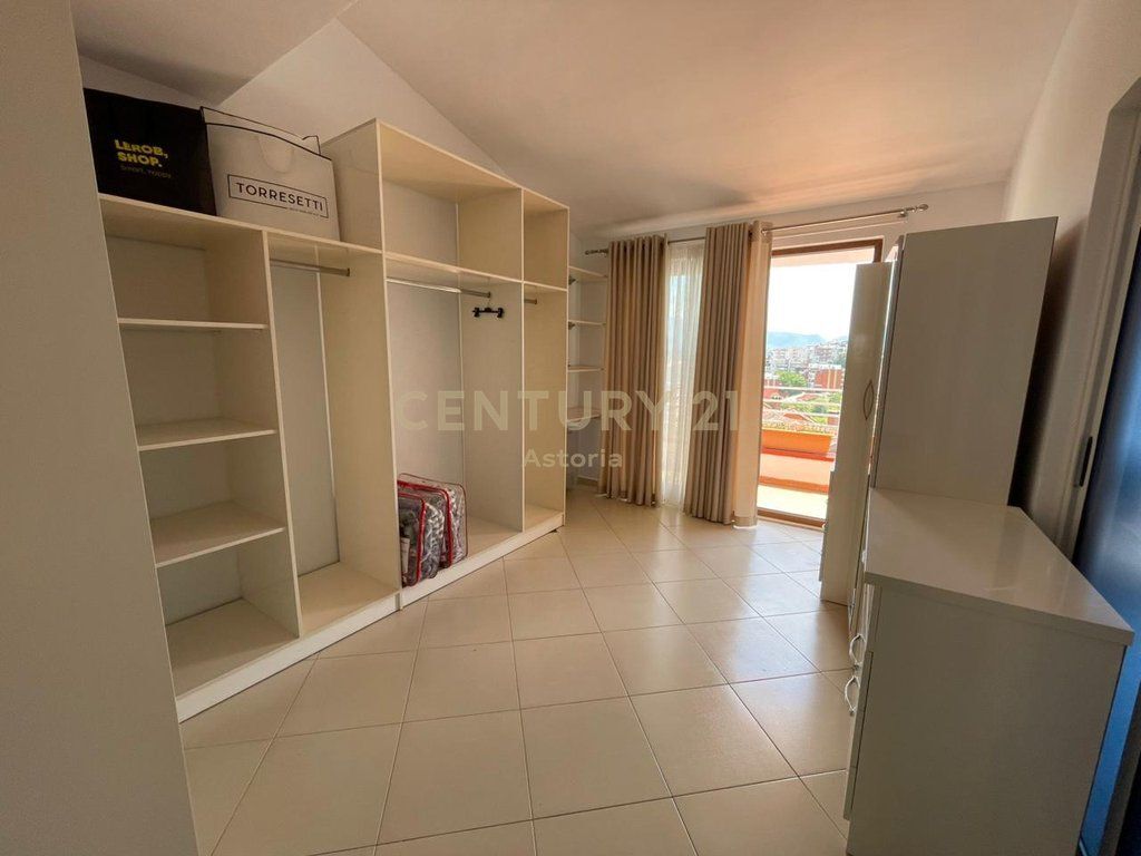 RENT, MODERN VILLA WITH POOL AND YARD, KODRA E DIELLIT RESIDENCE 1.