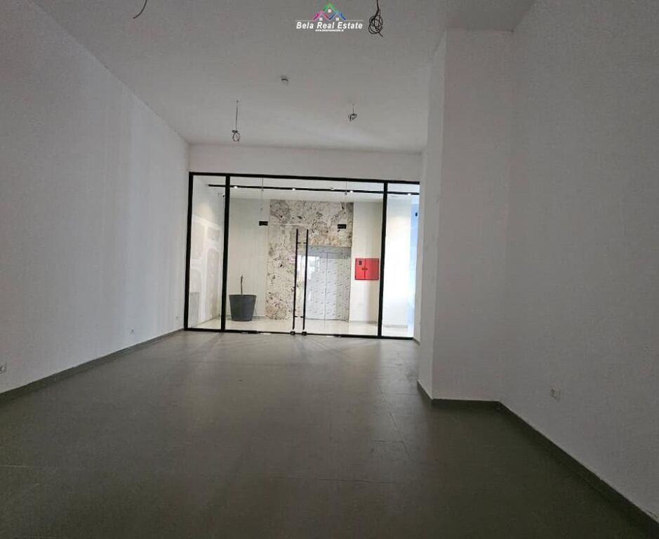 Ufficio in Affitto presso il Complesso Garden Building (ID BZ2984) Tirana