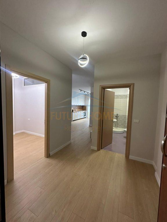 Shitet, Apartament 2+1, Fresk, Tirane
