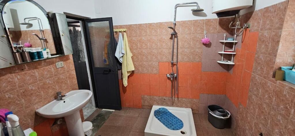 Apartament 1+1 per qira te Komuna e Parisit