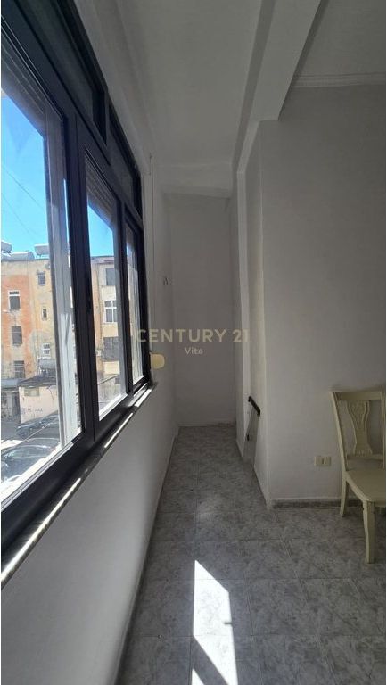 VENDESI APPARTAMENTO 1+1 NEL CENTRO DI DURRËS!!!!