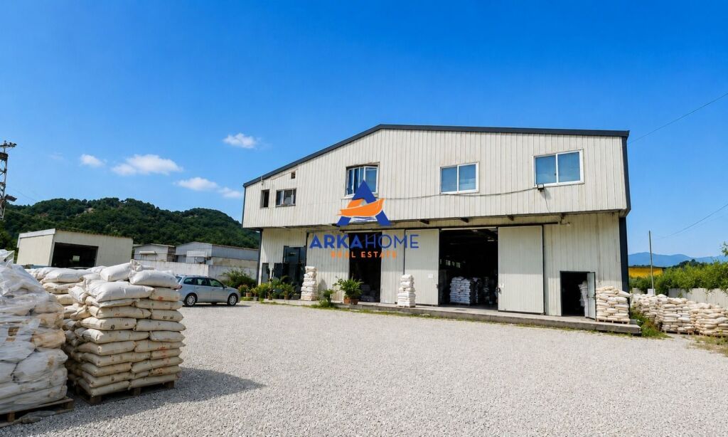 JEPET KAPANON ME QERA 1700M2 "VAQARR, PRANE URES SE BESHIRIT" 5500 EURO