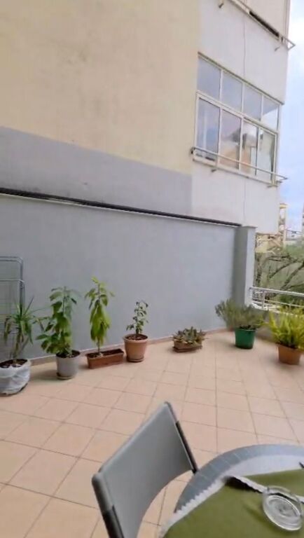 APARTAMENT 2+1+VERANDE NE SHITJE NE FRESK