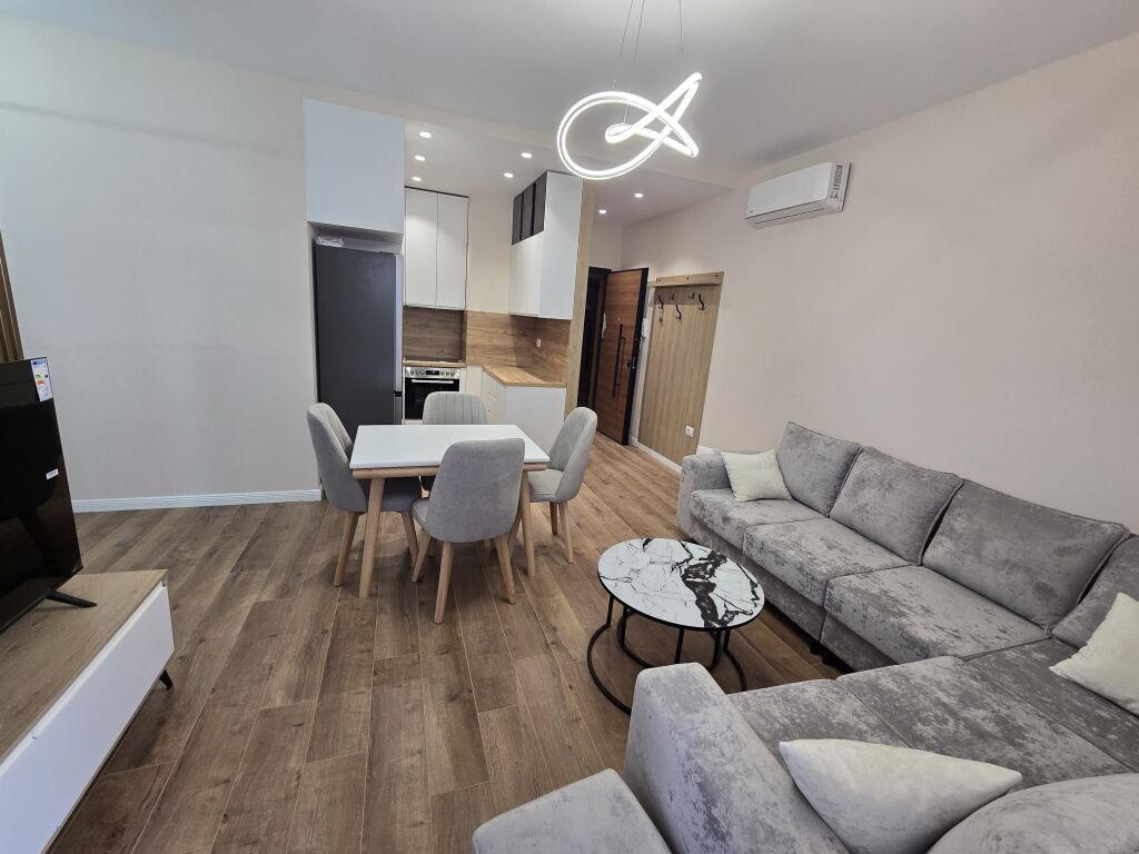 1+1/Qera📍Zogu I Zi 📌65 000 lek