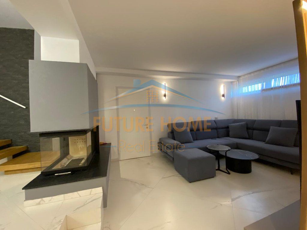 For sale, Triplex 3+2+4 Parking Spaces, Grey Stone 2 Residence, Dry Lake