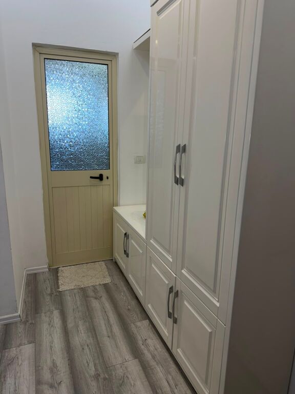 Apartament 1+1 me Qera – Iliria, Durrës (Kati 6, me Ashensor)