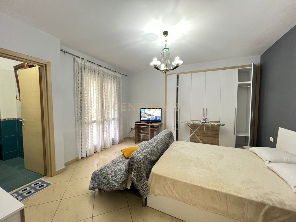 Apartament 2+1+2 plus post parkimi me qira tek Kopshti Botanik!