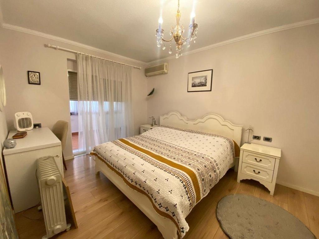 Apartament 2+1 per Qira tek Tregu Çam