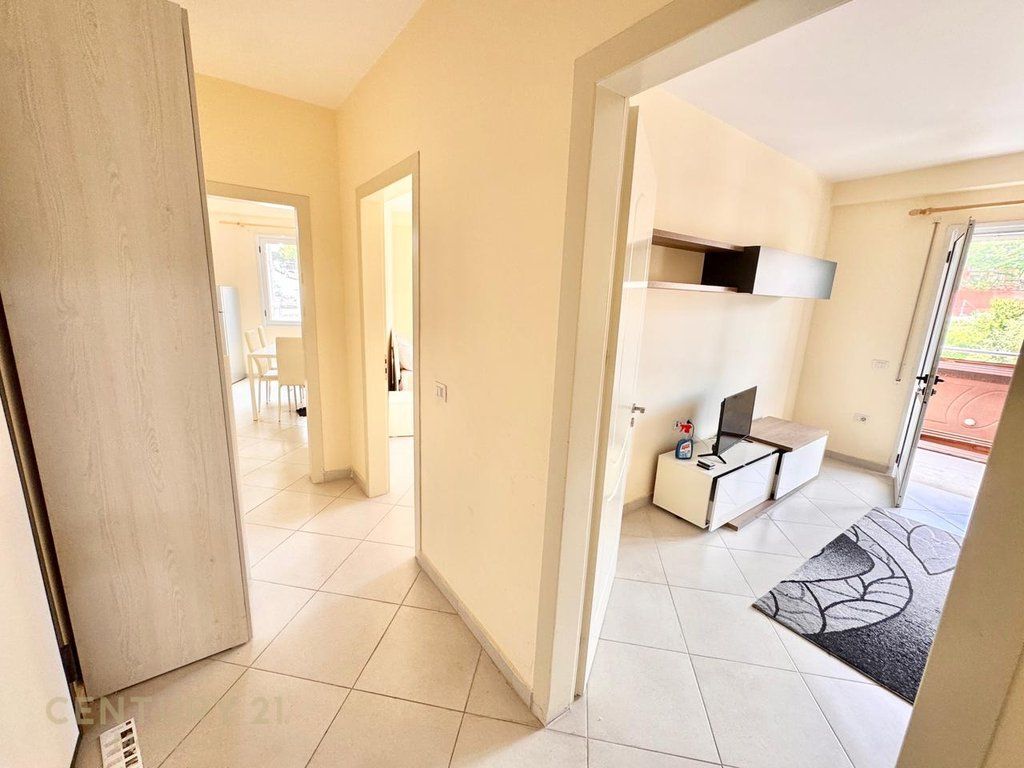 Apartment 2+1 for sale above the Botanical Garden of Xhamia e Selites