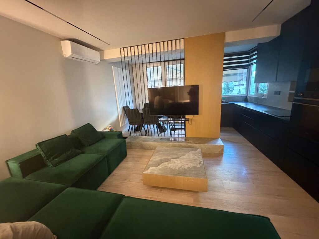 2+1,te liqeni i thate,280 mije euro ,me post parkimi ne cmim