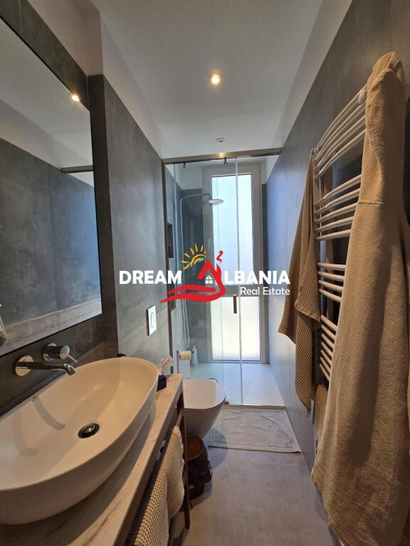 Appartamento 3+1 con cortile e posto auto in vendita a Green Cost (ID 4131504)