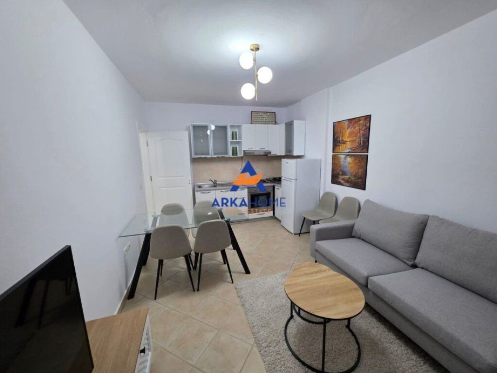 JEPET ME QERA APARTAMENT 1+1+BALLKON " TE ISH-EKSPOZITA " 650 EURO