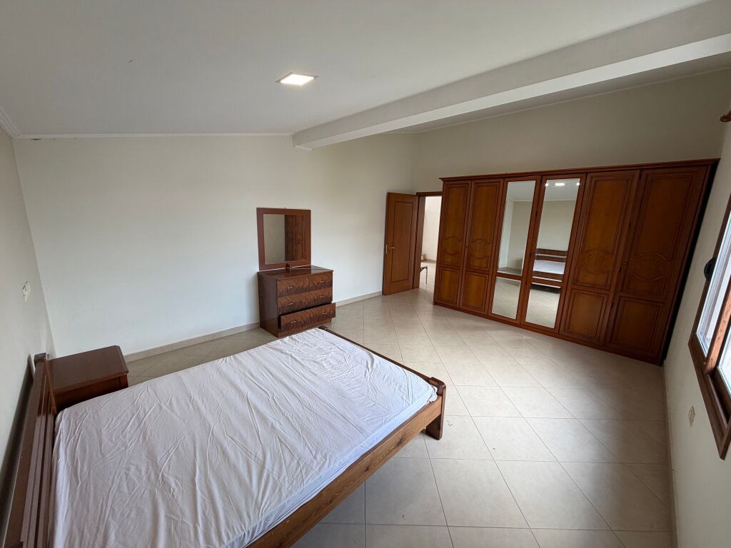 📣 QERA Apartament 3+1+2 📍 Vilat Gjermane ✨   🪜 Kati 3, Pjese Vile  🛋️ I Mobiluar   💶 Cmimi 60.000 Leke/Muaj