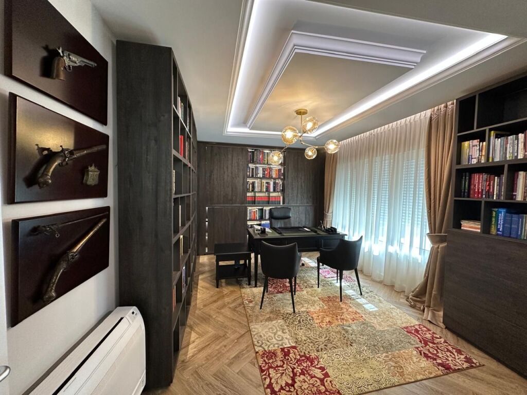 Villa con piscina in affitto a Kodra Diellit