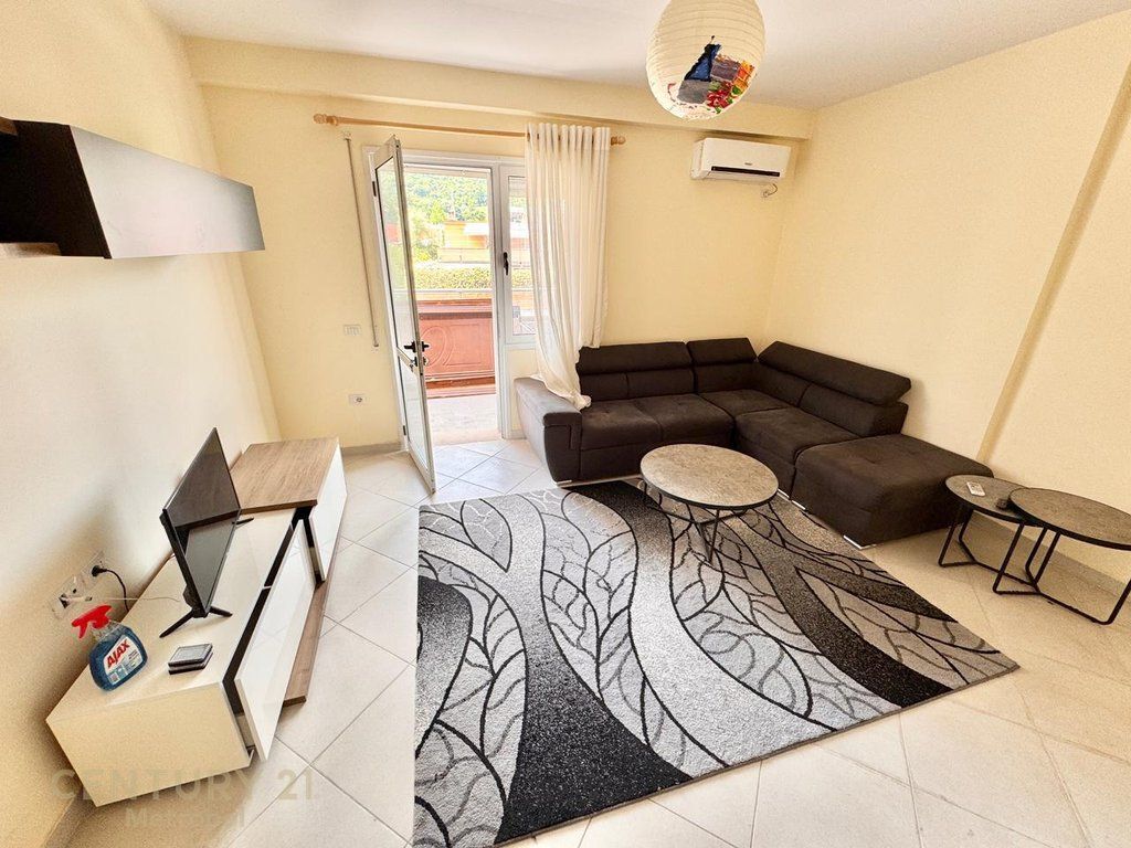 Apartment 2+1 for sale above the Botanical Garden of Xhamia e Selites
