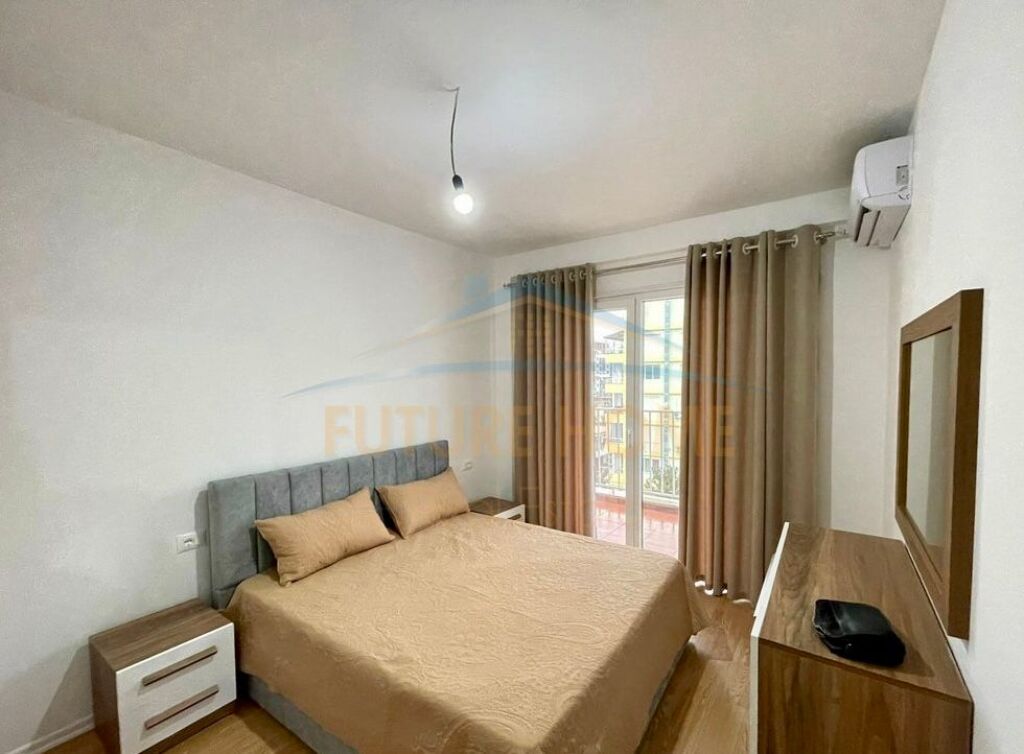 Qera, Apartament 1+1+Verandë, Unaza e Re, Tiranë