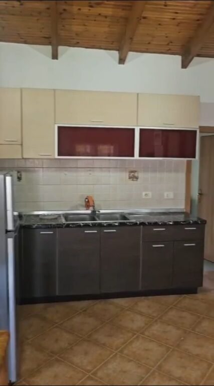 APPARTAMENTO 2+1. 40000 LEKE.SIRI KODRA