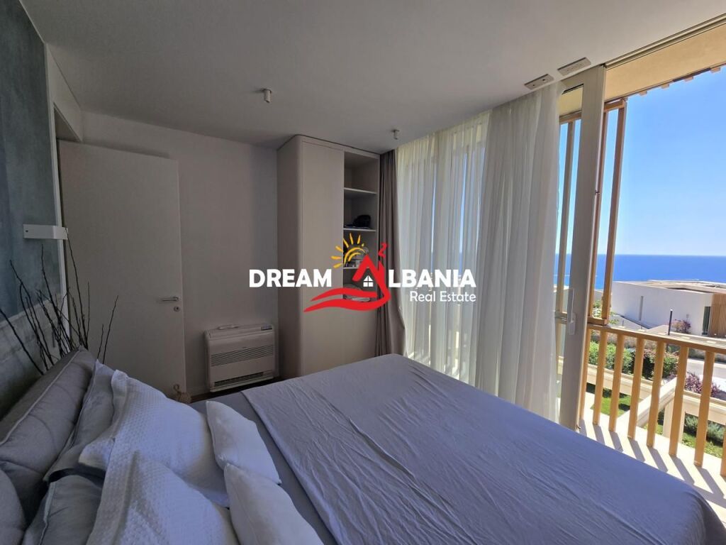 Appartamento 3+1 con cortile e posto auto in vendita a Green Cost (ID 4131504)
