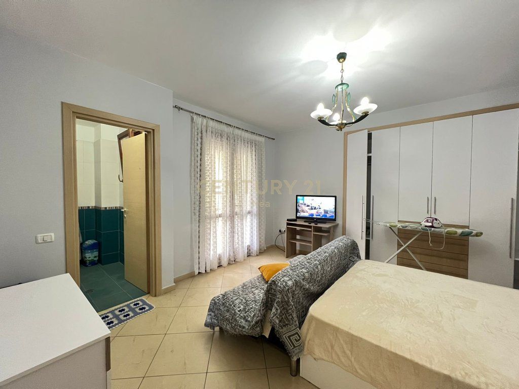 Apartament 2+1+2 plus post parkimi me qira tek Kopshti Botanik!