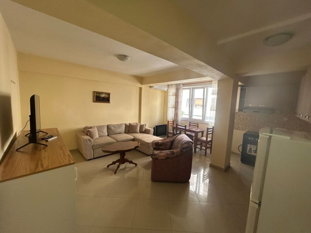 🏡 VENDESI APPARTAMENTO 1+1 CON BALCONE | PALAZZO SPORTIVO