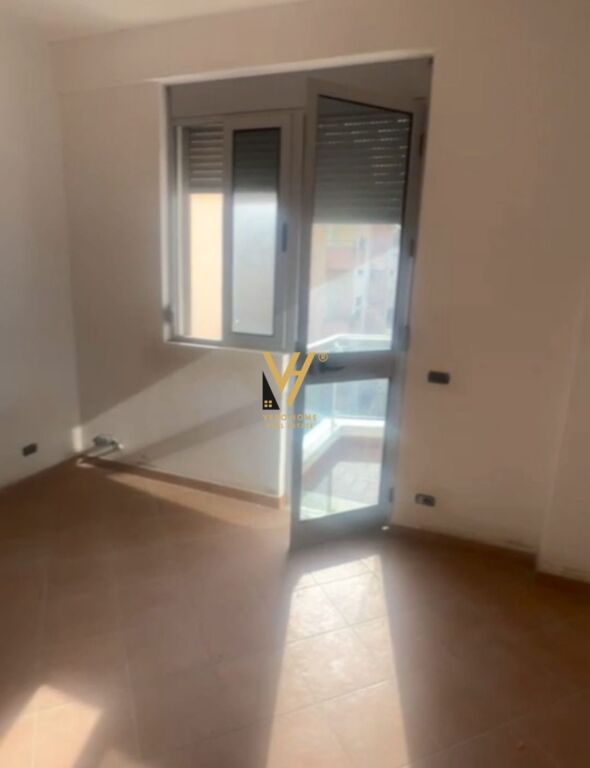 VENDESI APPARTAMENTO 1+1+BLK A GOLEM 110.000 EURO
