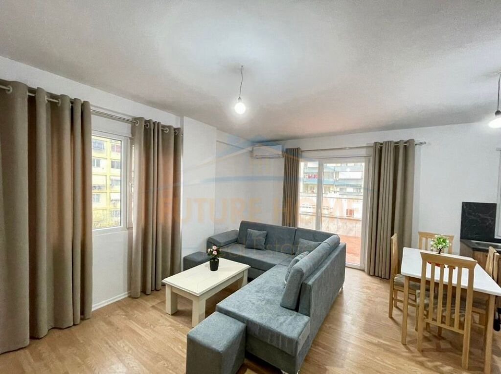 Qera, Apartament 1+1+Verandë, Unaza e Re, Tiranë