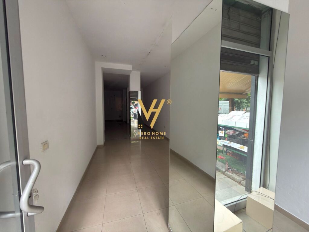 SHOP FOR RENT 51 M2 AT KOMUNA PARISIT 80,000 LEKE