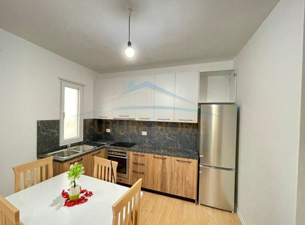 Qera, Apartament 1+1+Verandë, Unaza e Re, Tiranë