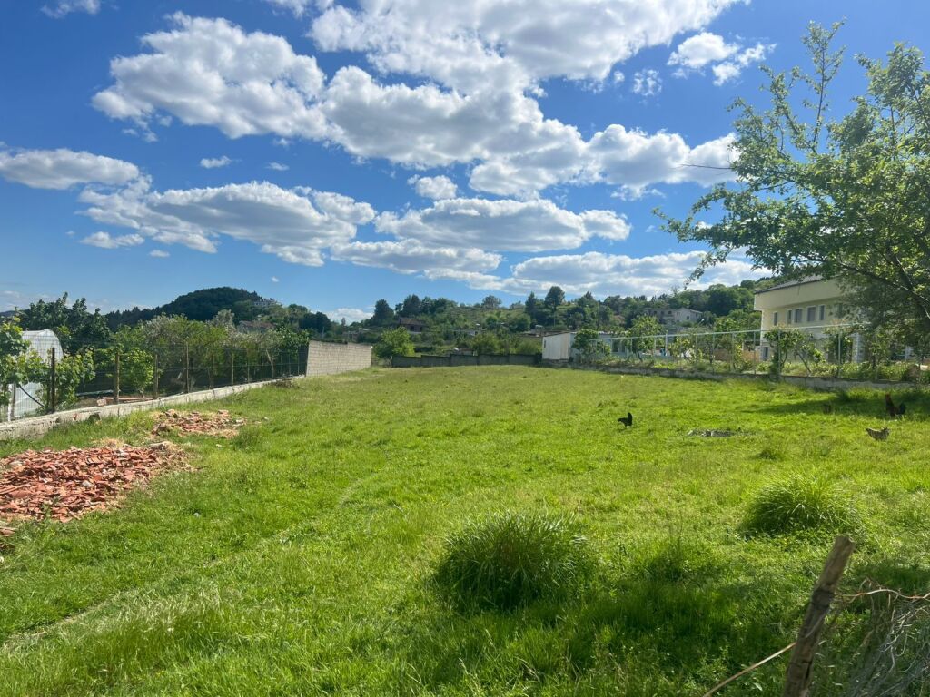 Terreno in Vendita a Prush/ Vicino alla Moschea di Prush