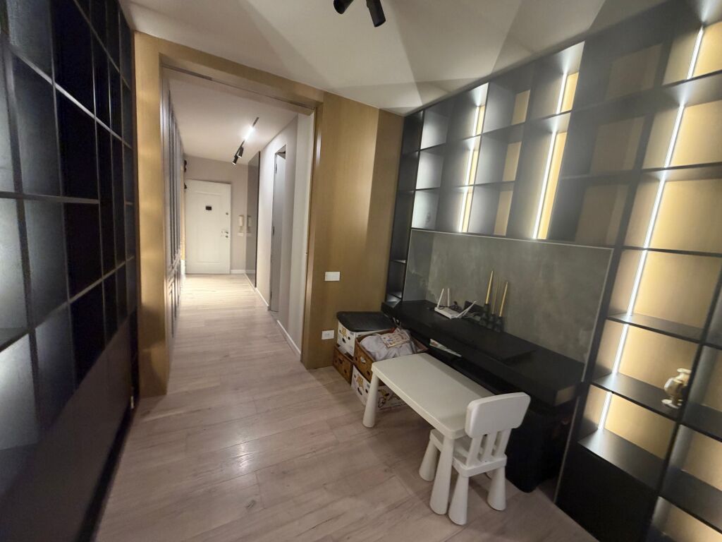 2+1,te liqeni i thate,280 mije euro ,me post parkimi ne cmim