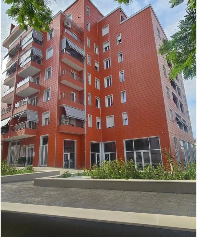 Affittasi appartamento 2+1+2 in Via Elbasani