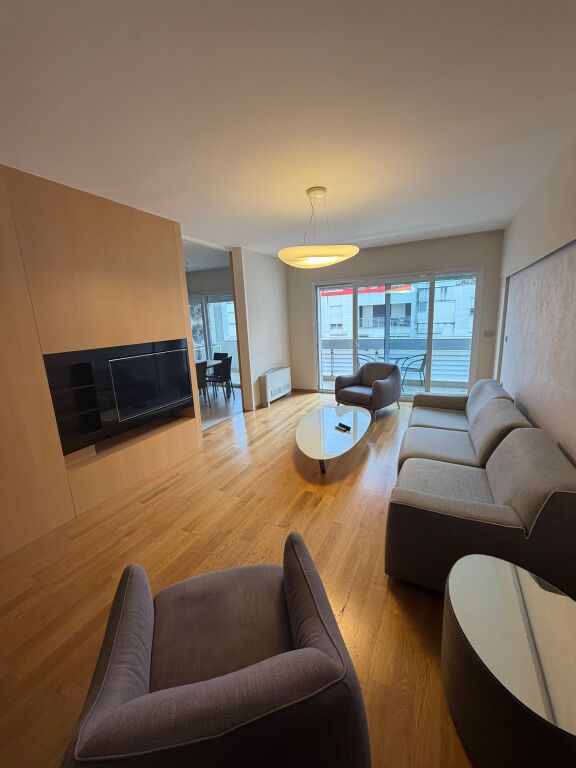 📍Lake of Tirana, NOBIS Complex  🚩Selling super apartment 3+1+2+Wardrobe+Parking space  📍 6th floor  📐 Area 164.3 m²  🚩With mortgage. Completed apartment   💶 Price: 700,000 euro  📲