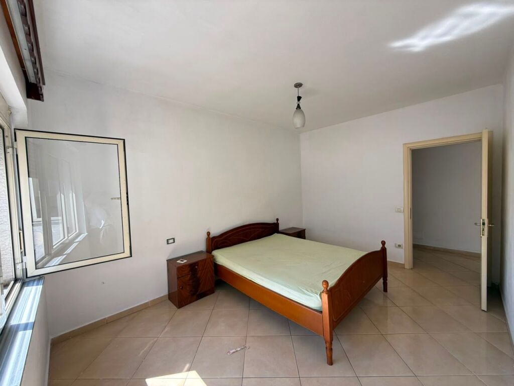 VENDESI APPARTAMENTO 2+1+2 A ASTIR VICINO A ROTONDO