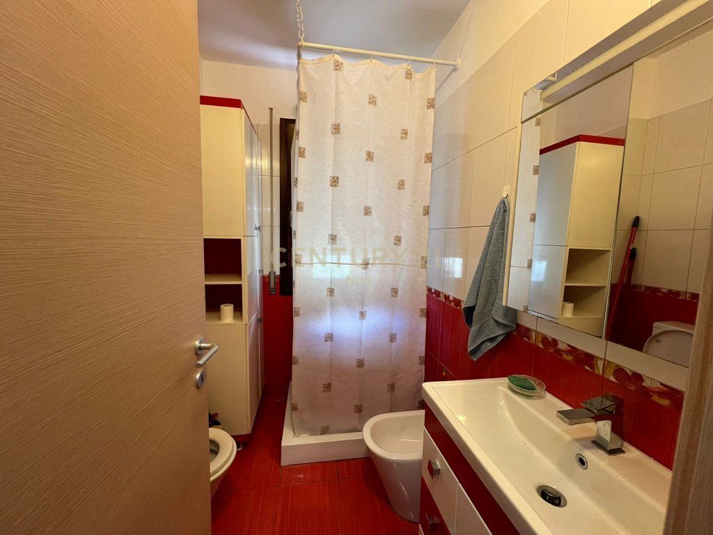 Apartament 2+1+2 plus post parkimi me qira tek Kopshti Botanik!