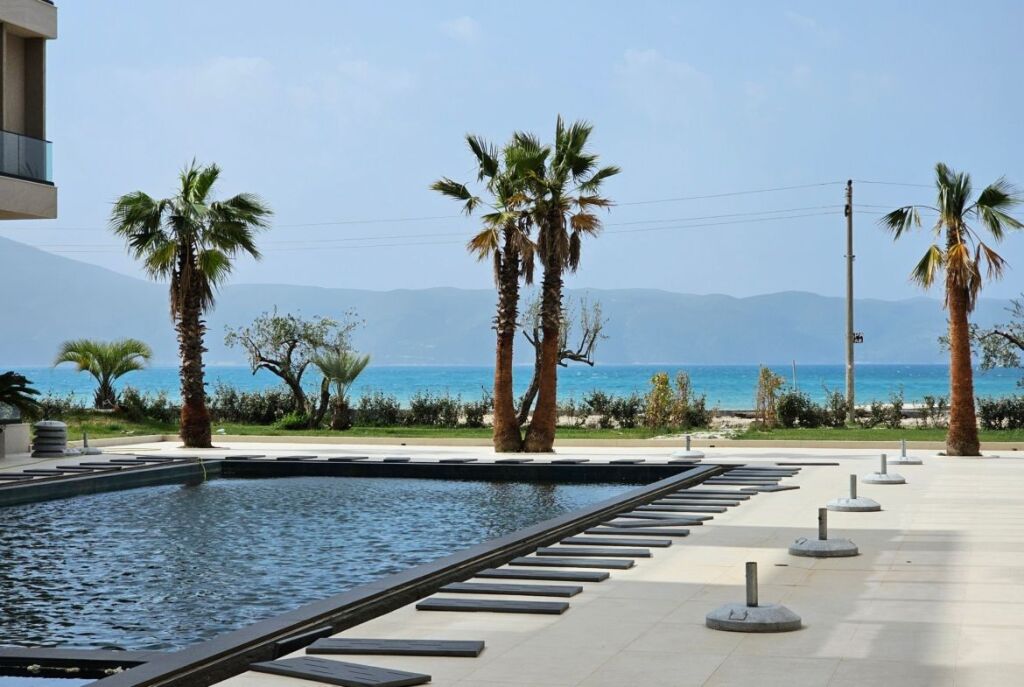 Al Elite Resort, a Radhime, Vendesi Duplex di Lusso con Investimento Moderno in Vendita!