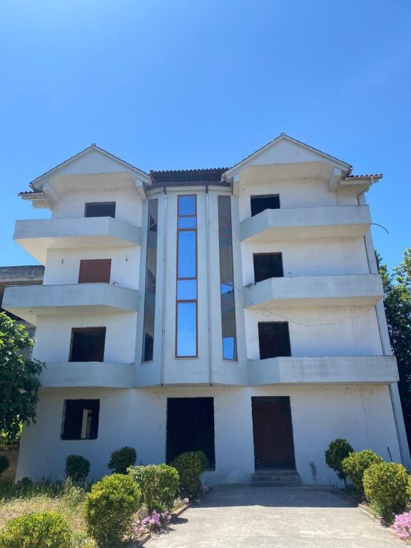 PRIVATE HOUSE FOR SALE 4 FLOORS + 980 M2 LAND - URA INSTITUT