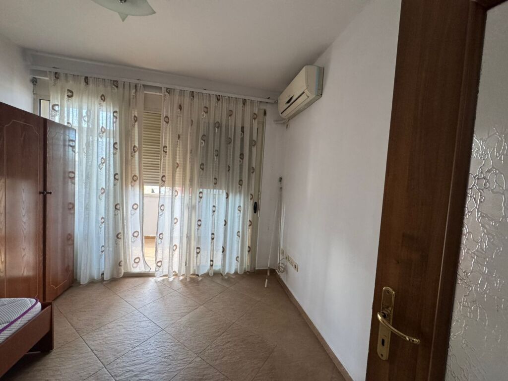 For Rent, Business Premises, Avni Rustemi Square, Tirana .